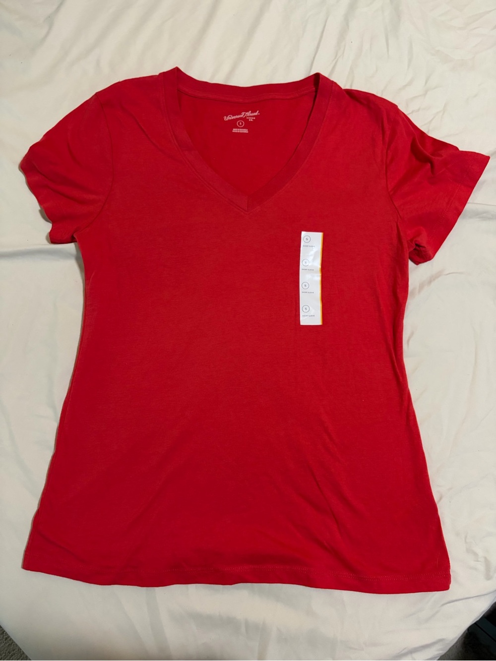 🛍️4 for 20🛍️ Bundle and save! 🛍️
Universal Thread Women’s Red Tee